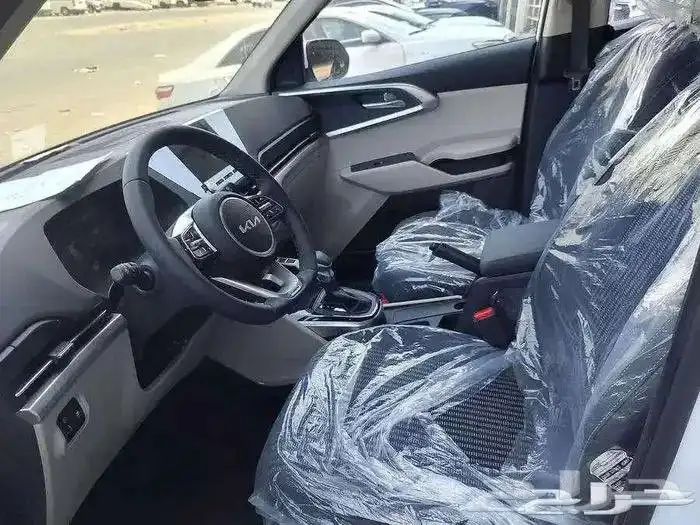 كيا كارينز نصف فل 2025 4