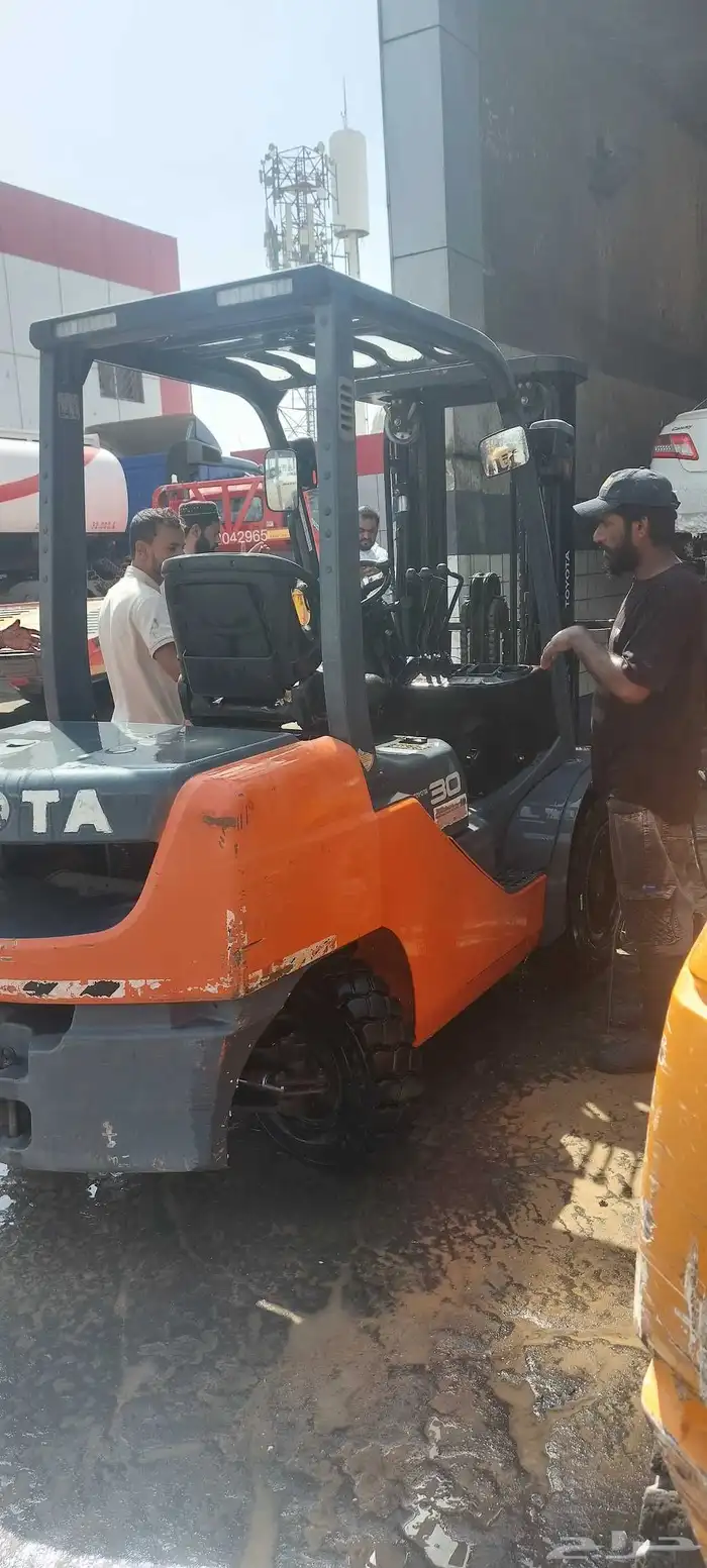 رافعه شوكيه للايجار الشهري والمشاوير Forklift on 0