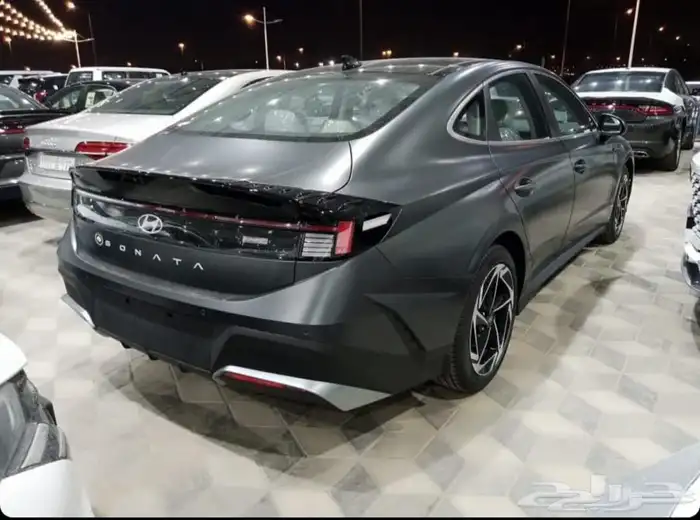 هيونداي سوناتا سمارت رمادي مطفي واسود 5