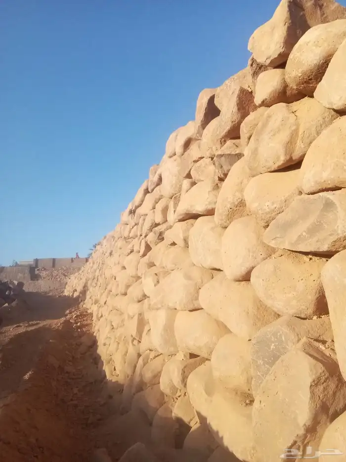 بكلين لبنا الحجر وقلاب لتحميل اردميات وربراب الحواش محايل عس 3