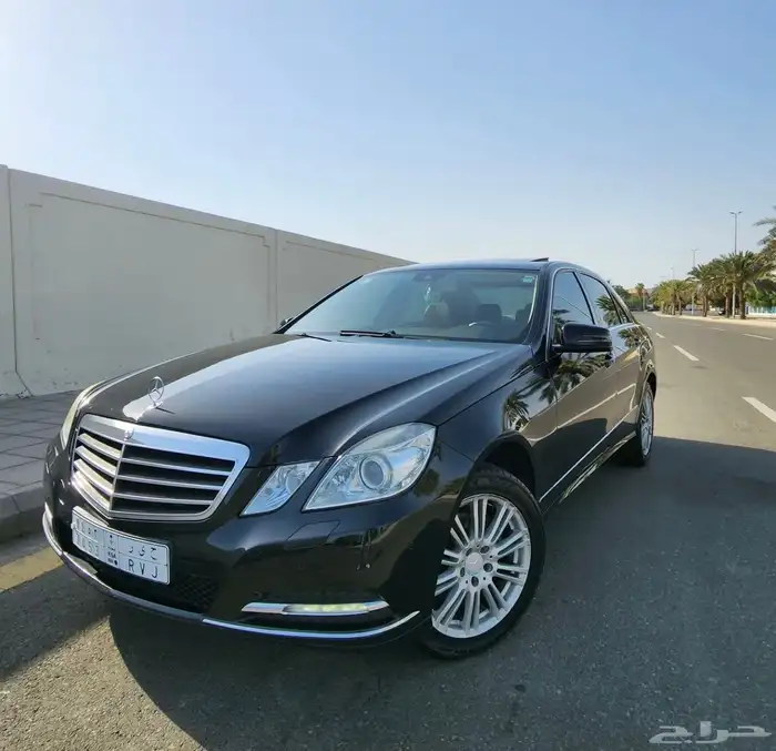 مرسيدس E200 2013 نظيفة و عالشرط 1