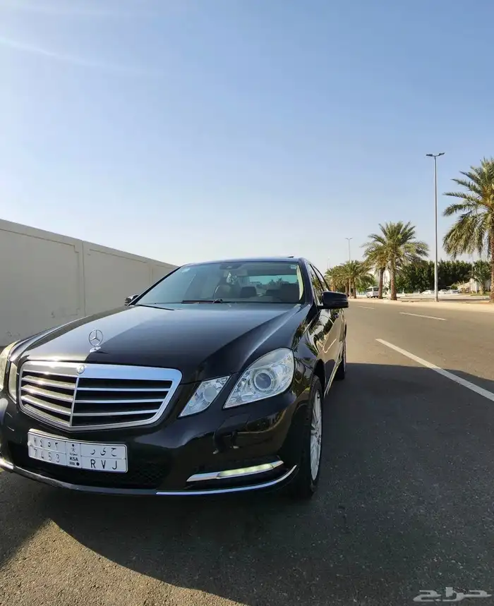 مرسيدس E200 2013 نظيفة و عالشرط 6