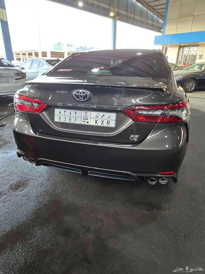 كامري LX رياضي 6سلندر فل داخليه احمر شبه زيروو عداد60 6