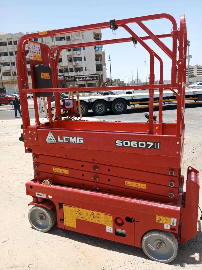 سيزر لفت كهرباء جميع الارتفاعات  رافعة مقصية   براند LGMG 0