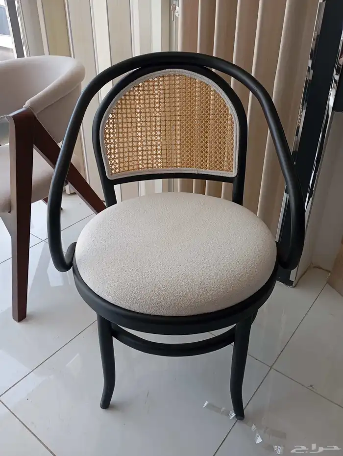 كراسي مطاعم ممتازه 2