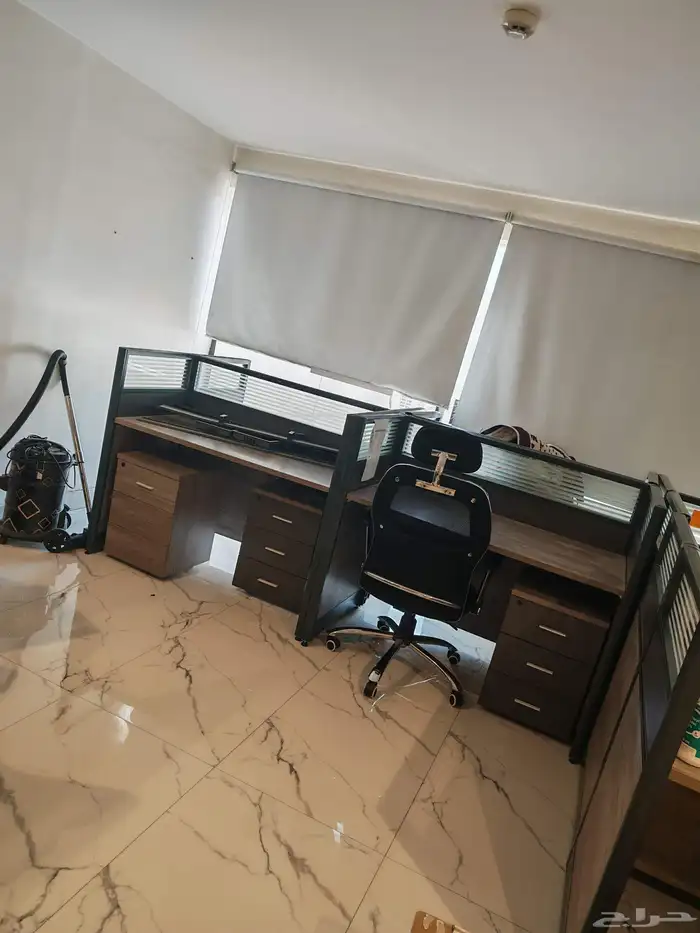 للبيع مجموعة مكاتب 9