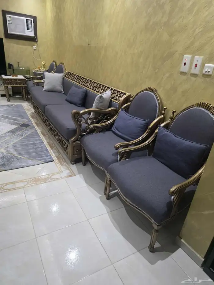 كنب 3 قطع رباعيات و4 كراسي مفردة   4 طاولات 2وسط و2جانبية 0