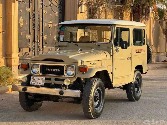 لاند كروزر 1984 نظيف جدا 7