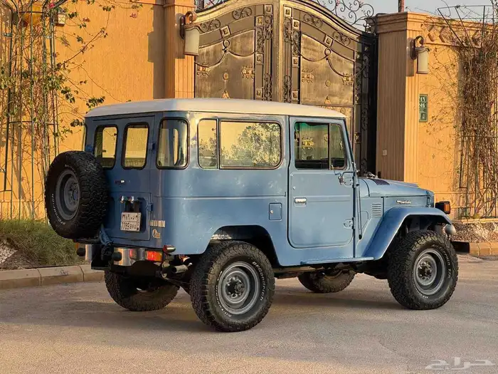 لاند كروزر 1984 نظيف جدا 9