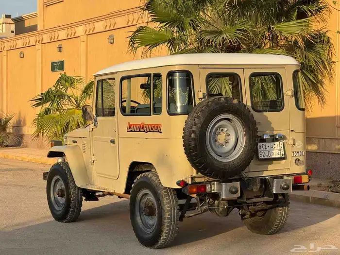 لاند كروزر 1984 نظيف جدا 11