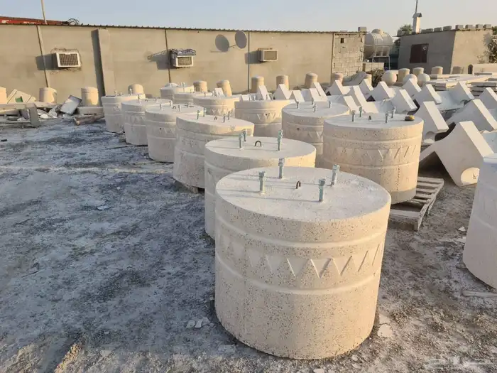 حواجز خرسانية وزينة حدائق 1