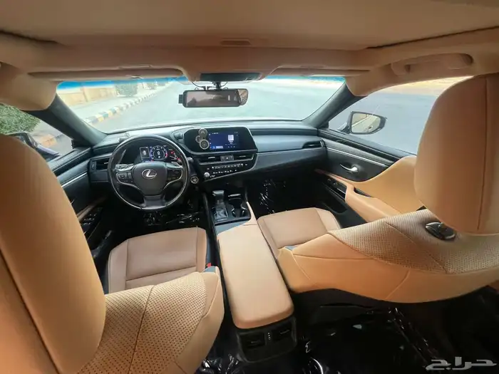 Lexus ES 250 model 2023 20