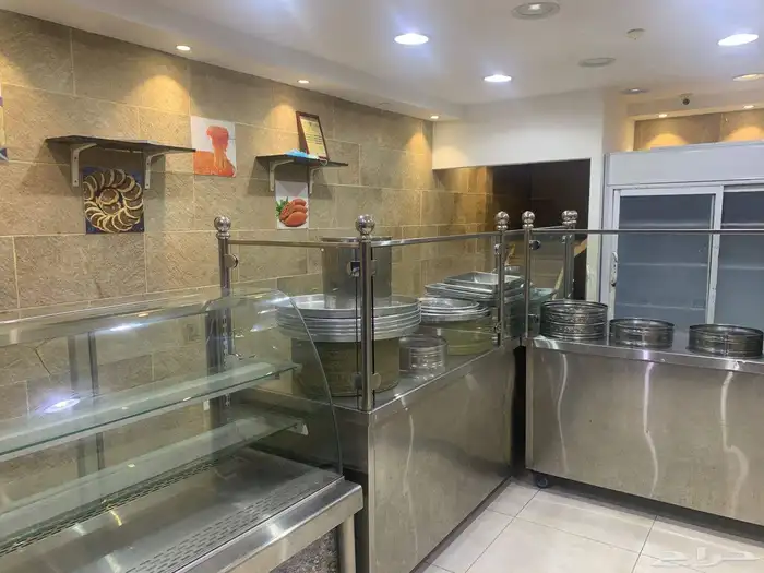 للتقبيل العاجل - محل حلويات 0