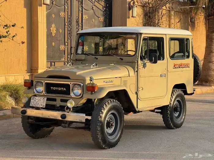 لاند كروزر 1984 نظيف جدا 8