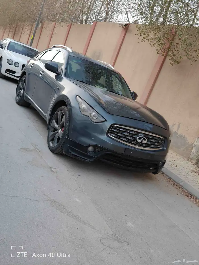 2009. انفنتي FX50S 1