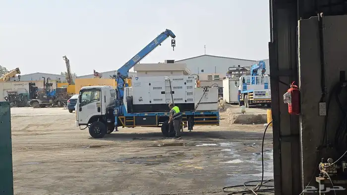 تأجير مولدات كهربائية تعمل بالديزل و تور لايت 3