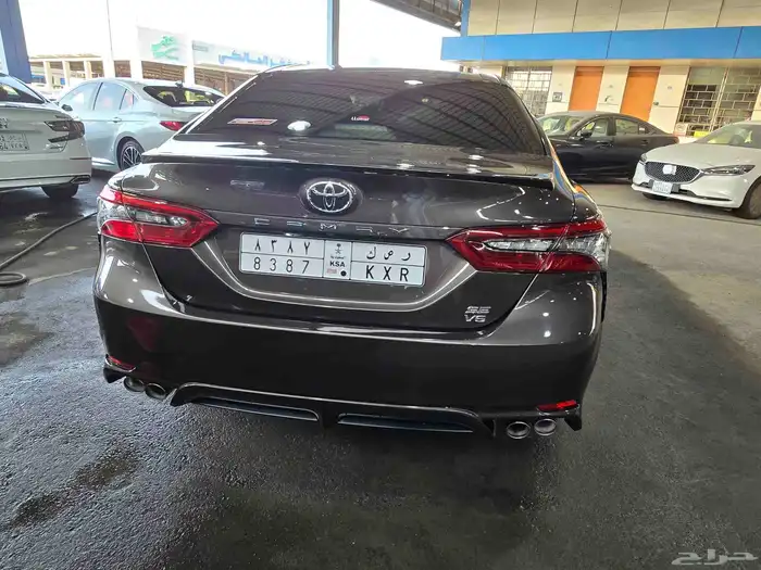كامري LX رياضي 6سلندر فل داخليه احمر شبه زيروو عداد60 4