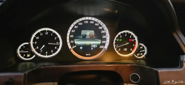 مرسيدس E200 2013 نظيفة و عالشرط 24