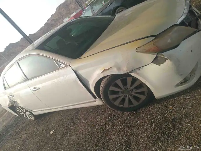 تيوتا افلون 2012قطع غيار فقط 2