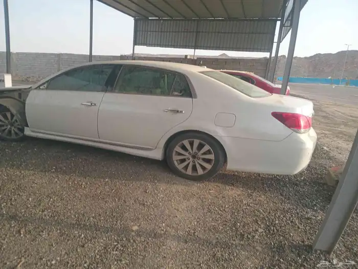 تيوتا افلون 2012قطع غيار فقط 4
