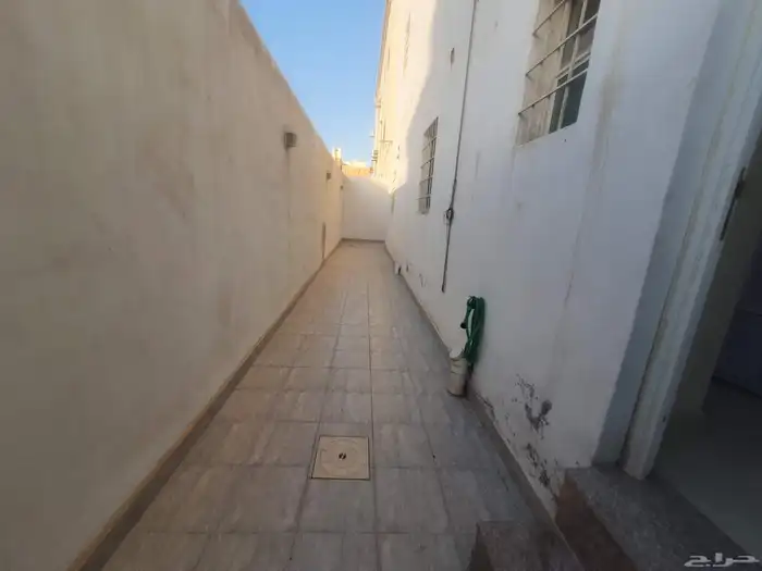 للايجار شقه ارضيه حى النور بالدمام 3 غرف السعر 17 الف عواىل 3
