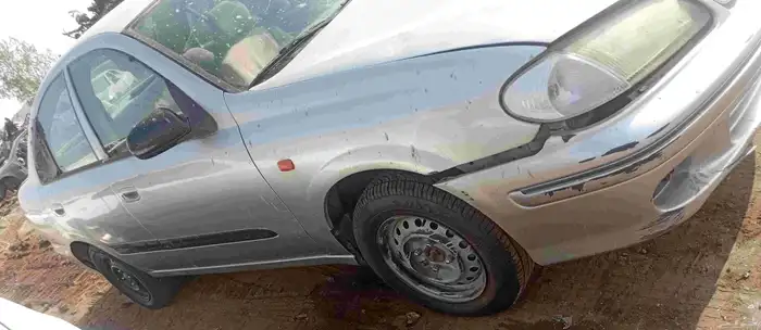 قطع غيار تشليح نيسان صني موديل 2002 3