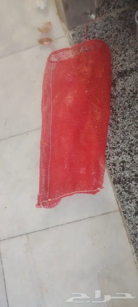 عندي شوايل فاضيه من حق الرز 40 كيلو للبيع وعندي تنك زيت فاضي 0