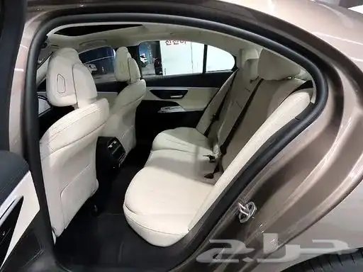 مرسيدس-بنز E200 2024 استيراد من كوريا - معرض العصيمي 4