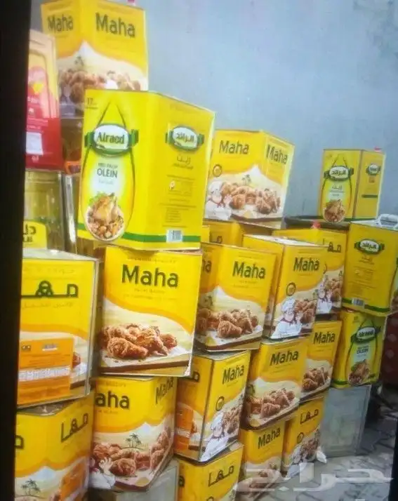 عندي شوايل فاضيه من حق الرز 40 كيلو للبيع وعندي تنك زيت فاضي 5