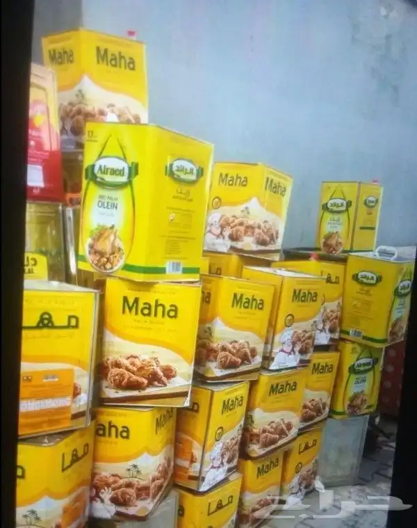 عندي شوايل فاضيه من حق الرز 40 كيلو للبيع وعندي تنك زيت فاضي 6