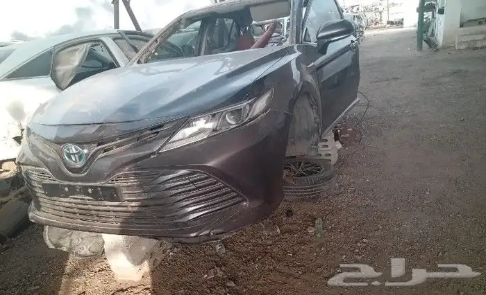 يوجد لدينا جميع انواع قطع غيار السيارات المستخدمه تشليح 8