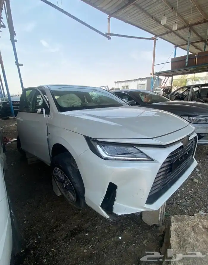 يوجد لدينا جميع انواع قطع غيار السيارات المستخدمه تشليح 9