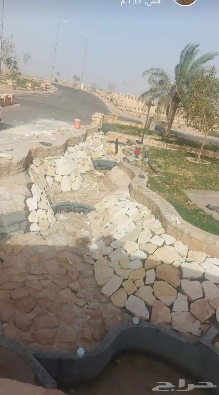 اعمال تراثية بنا با الطين وتليوسات وسقف جريد واثل 3