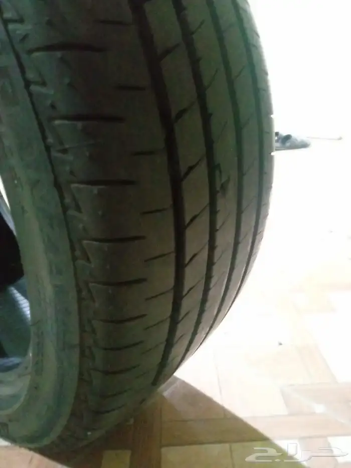 اربع كفرات مقاس 235 45 18 نظيفة جدا للبيع 10
