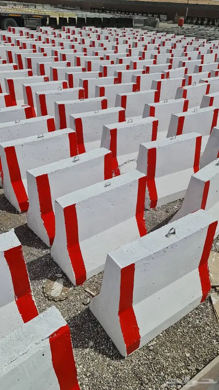 حواجز خرسانية وزينة حدائق 0