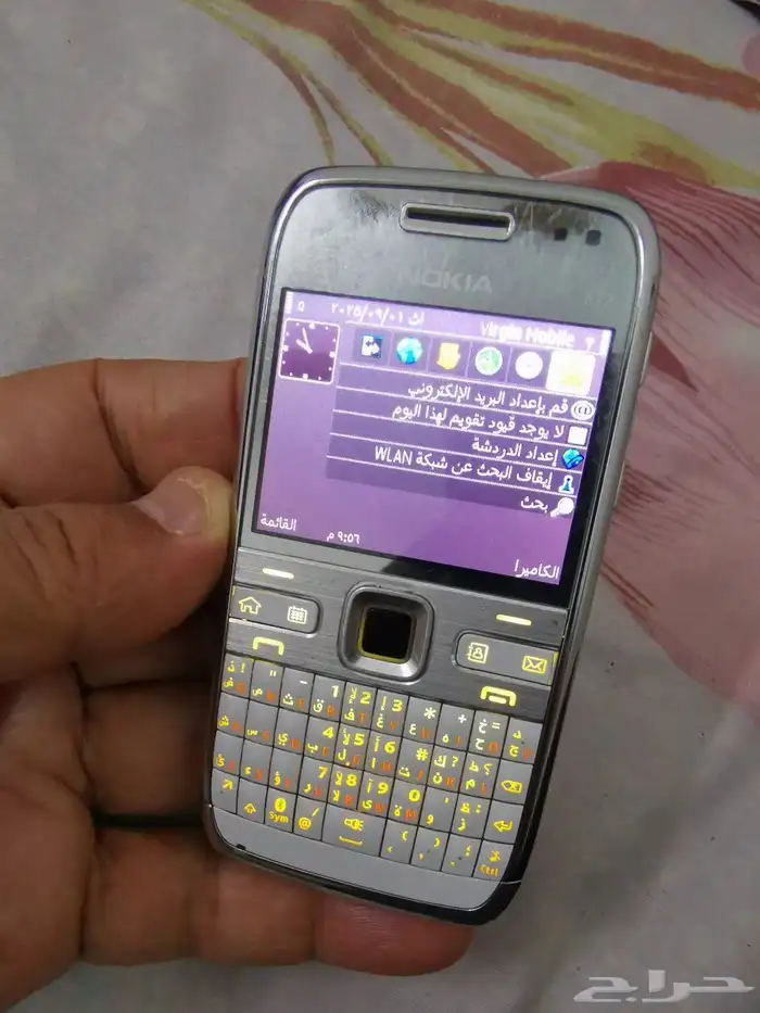 نوكيا E72 أصلي بحاله فوق الممتازه 0