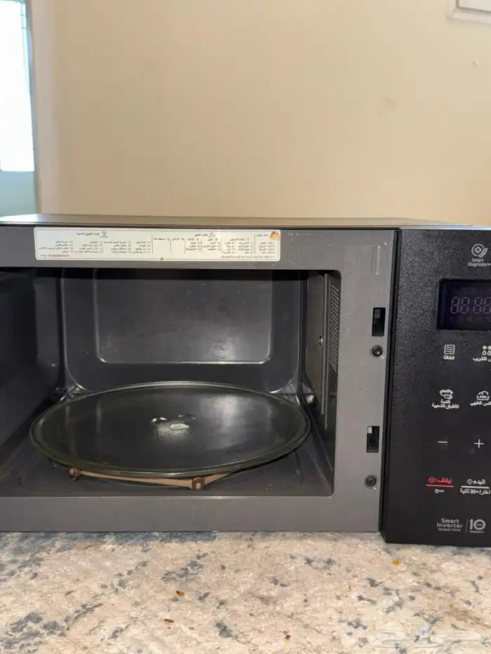 ميكرويف LG بحاله جديده السعر 450 5