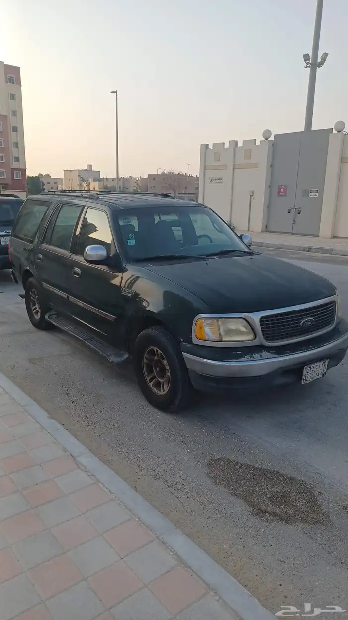 فورد اكسديشن موديل 2001 3