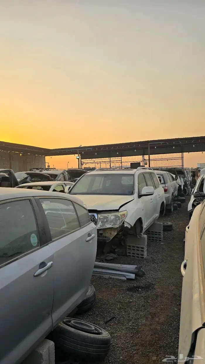 السلام عليكم متوفر لدينا قطع غيار تويوتا وهونداي مستخدمه 3