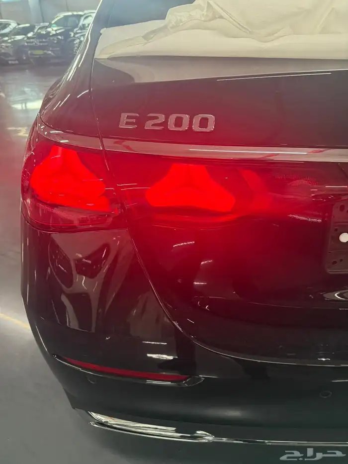 2025 مرسيدس E200 4