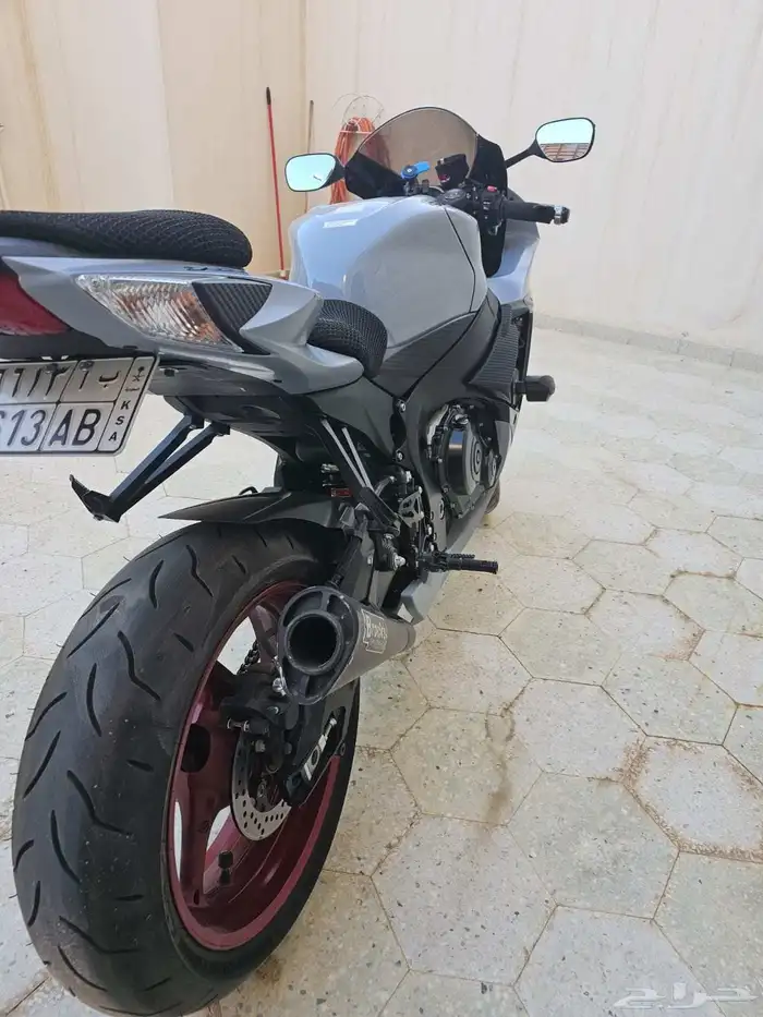 دباب ريس سوزوكي 750 4