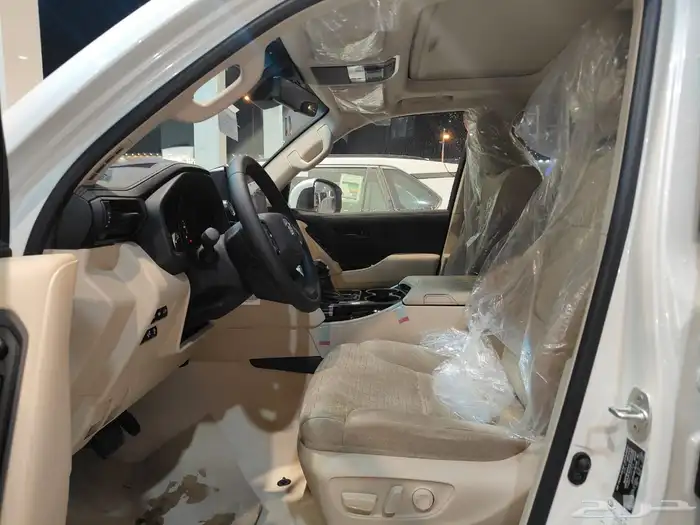 لاندكروزر GXR L3 بنزين 2025 5