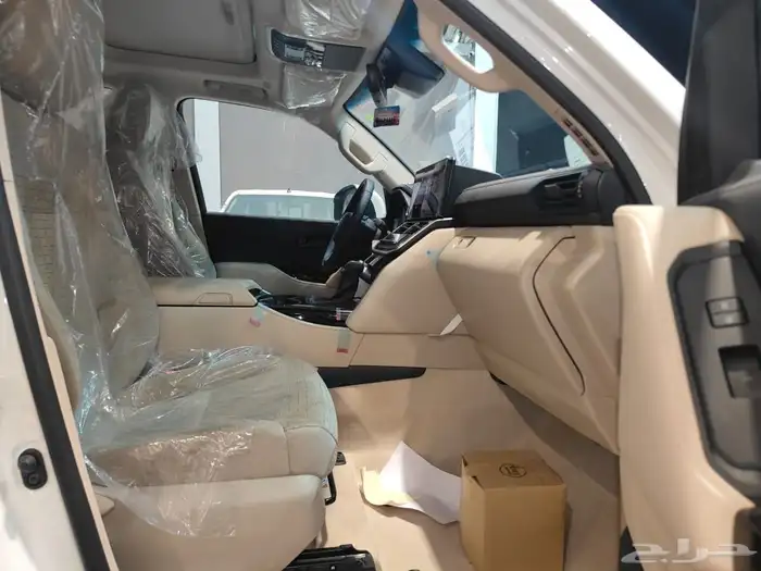 لاندكروزر GXR L3 بنزين 2025 7