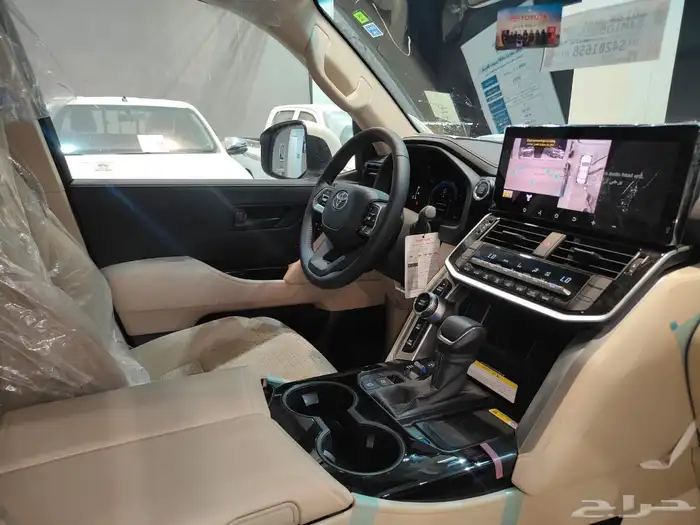 لاندكروزر GXR L3 بنزين 2025 6