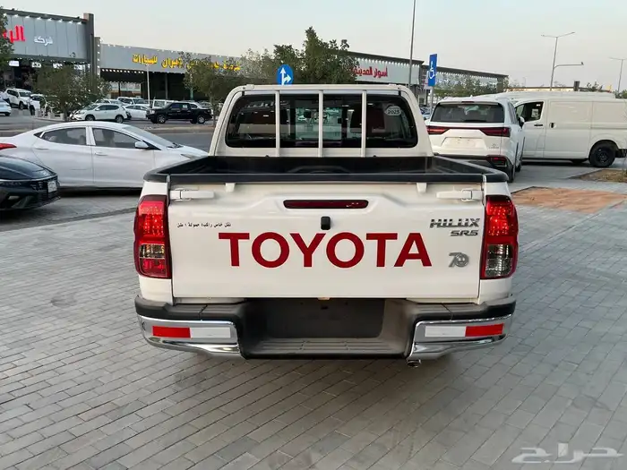 هايلكس غمارتين بنزين 2700 سى سى جير اتوماتيك بدون دبل الس 1