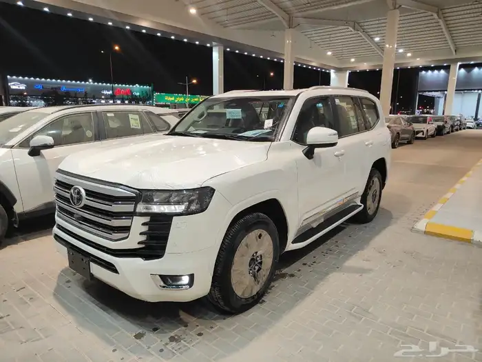 لاندكروزر GXR L3 بنزين 2025 0