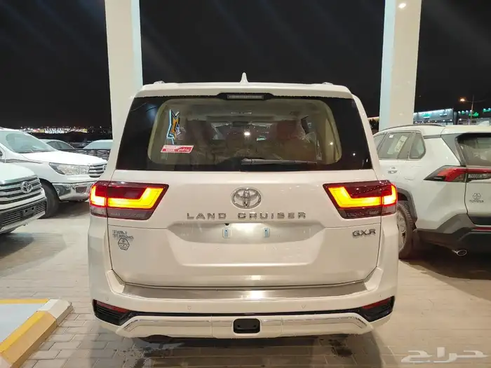 لاندكروزر GXR L3 بنزين 2025 1