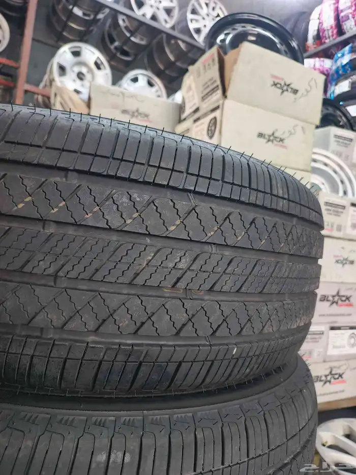 للبيع كفرات 255.50.20 وجنوط 2