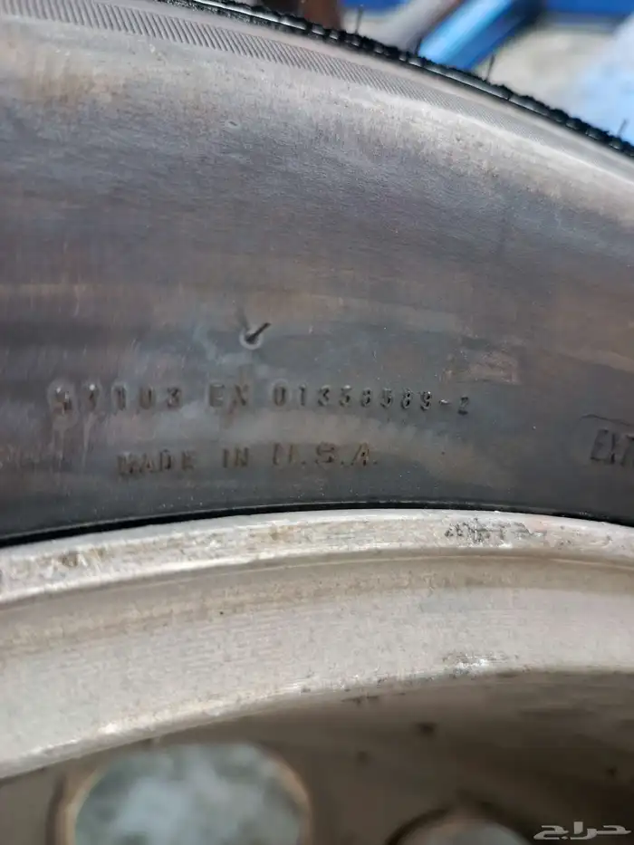 للبيع كفرات 255.50.20 وجنوط 4