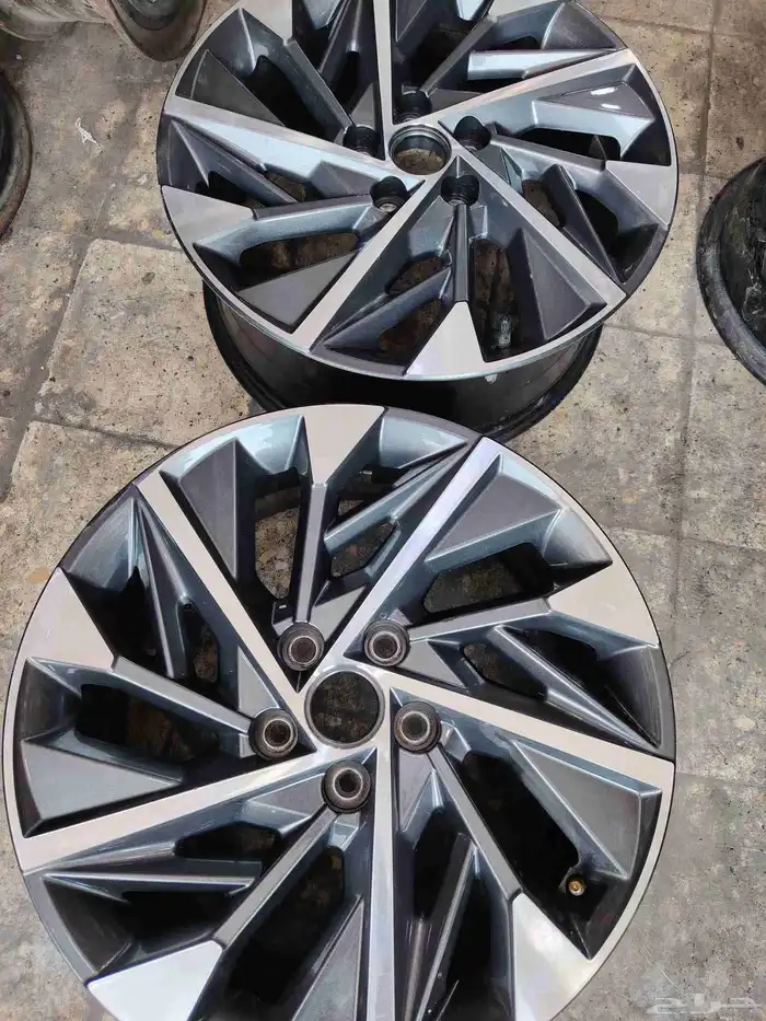 جنوط توسان موديل 2023 اصليه نظيفه مقاس 18..عدد اربع جنوط 1